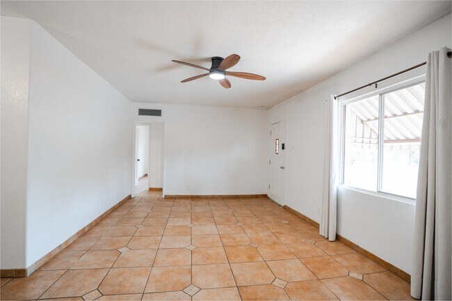 Foto del edificio - 1410 W Clarendon Ave