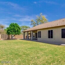 Building Photo - 360 S Pineview Dr