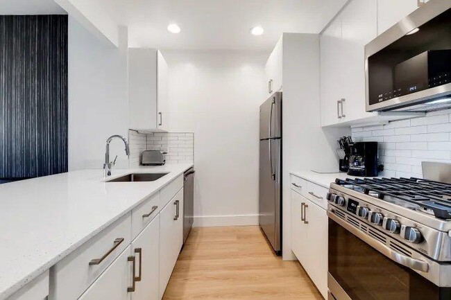 Building Photo - 2 bedroom in NEW YORK NY 10014