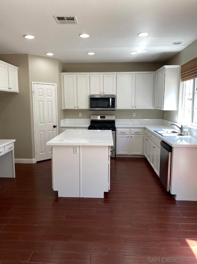 Building Photo - 1162 Delano Ct