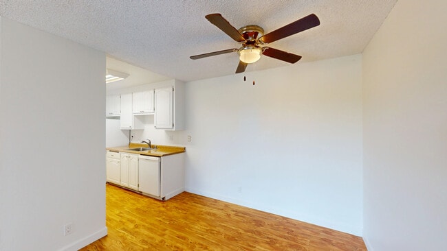 Foto del edificio - 445 Ignacio Blvd