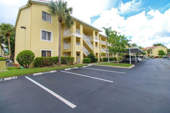 Foto del edificio - ***NORTH NAPLES***ANNUAL RENTAL***KEY ROYA...