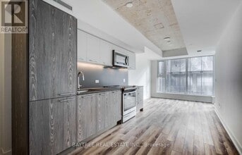 Building Photo - 30 Baseball Pl