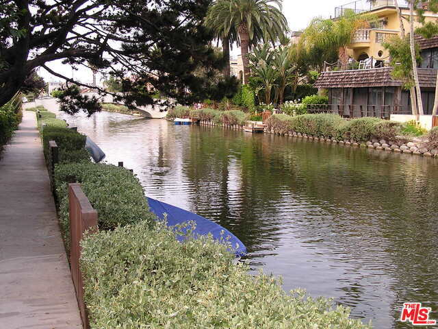 Foto del edificio - 420 Sherman Canal