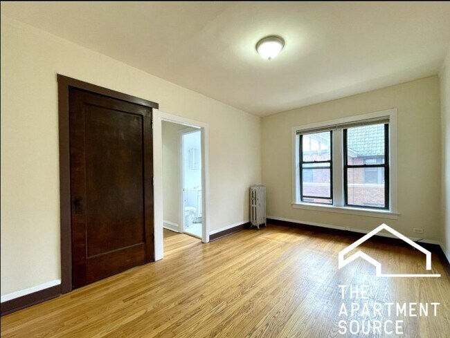 Building Photo - 3314 W Schubert Ave
