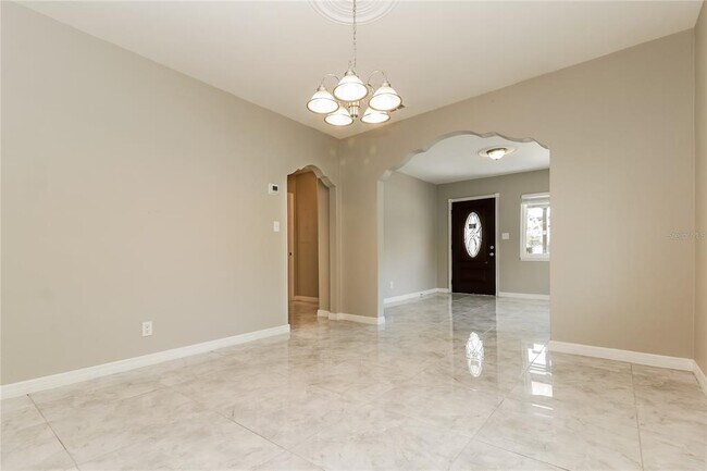 Foto del edificio - 4223 W Grace St