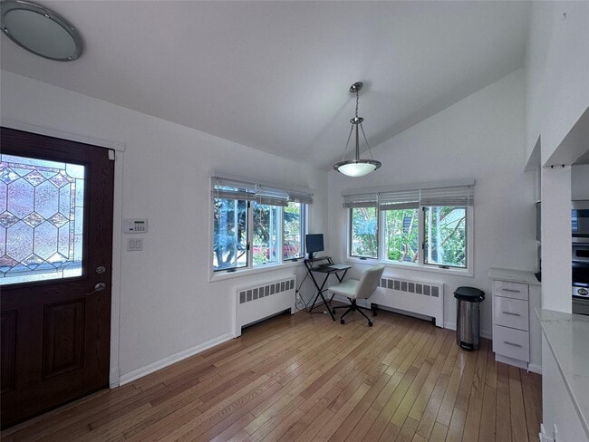 Building Photo - 414 E Chester St