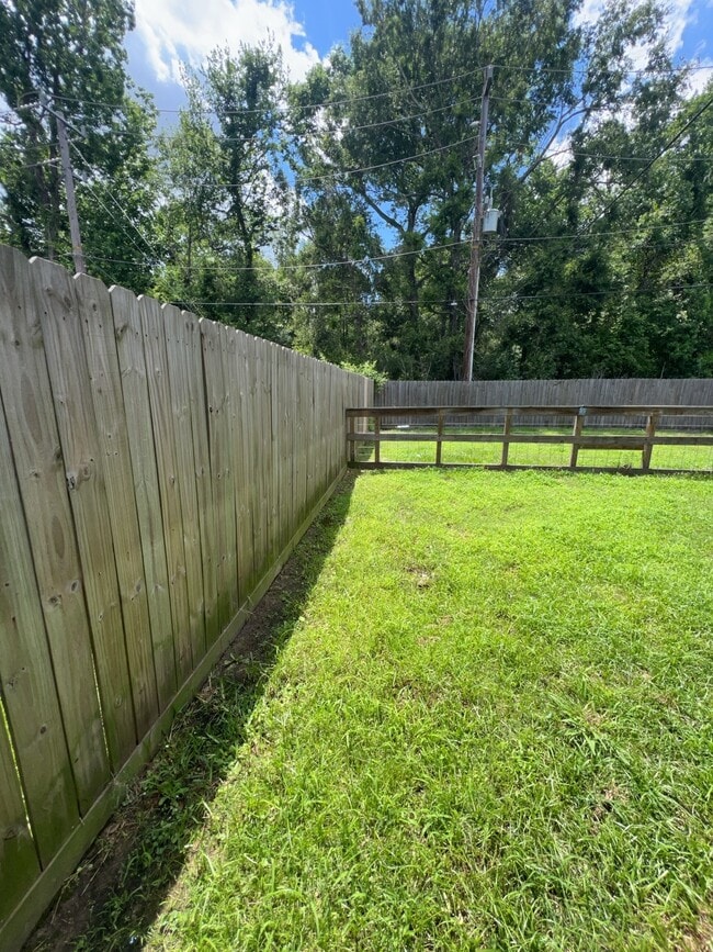 Building Photo - 24407 Strong Pine Dr