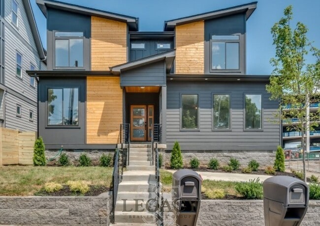 Photo - 1710 Nassau St Townhome