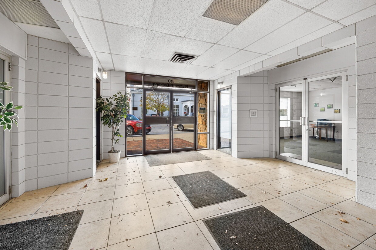 Building Photo - 310 N Michigan St