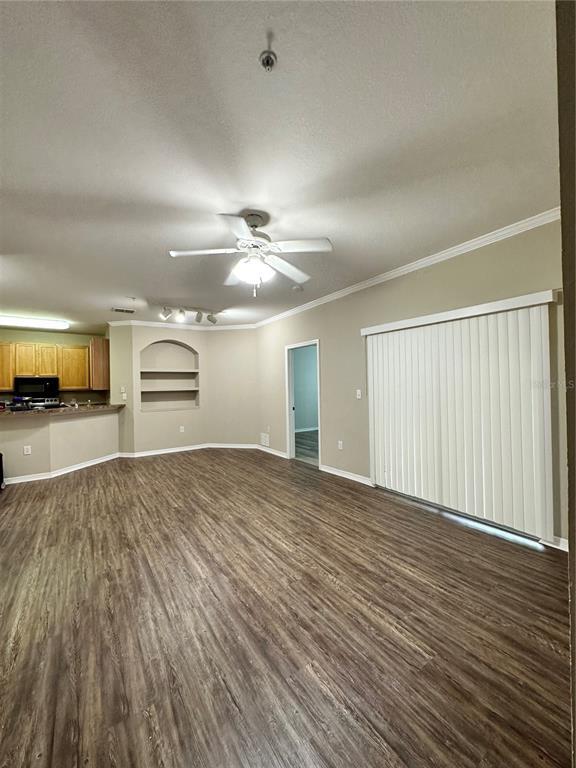 Building Photo - 10023 Courtney Palms Blvd