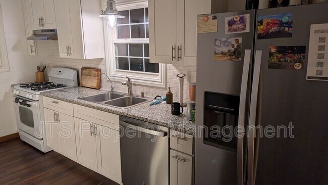 Foto del edificio - 3107 Del Paso Blvd