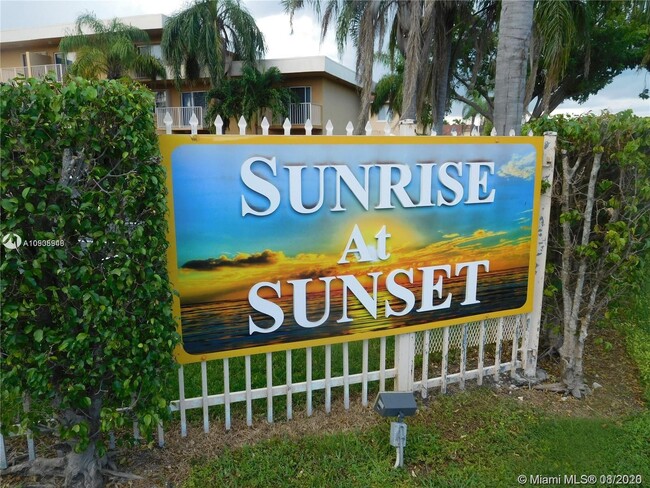 Foto del edificio - 7510 SW 152nd Ave