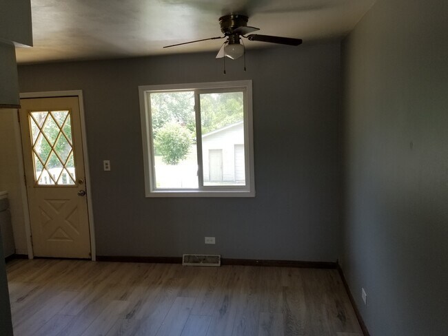 Foto del edificio - 547 N Ridgemoor Ave