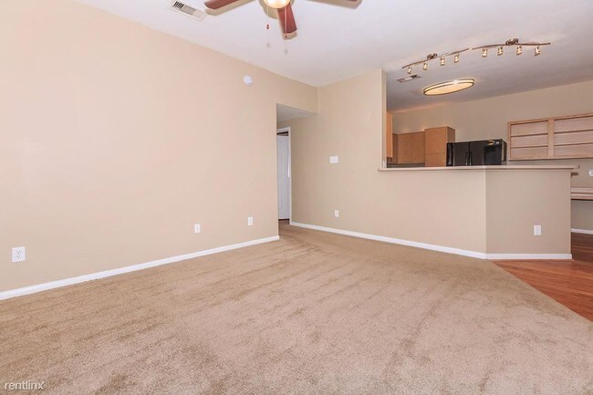 Foto del edificio - 2 br, 2 bath  - 1100 E Adoue St # 1844
