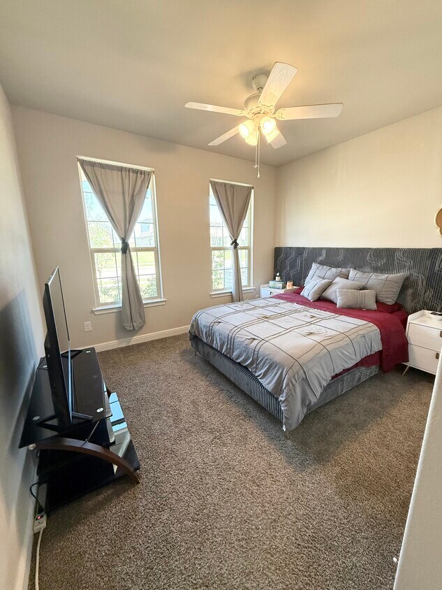 Foto principal - 1360 Madeline Ln