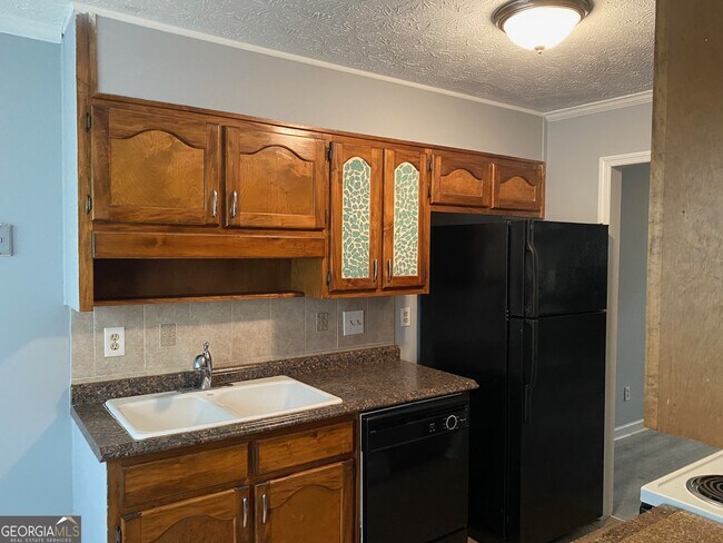 Building Photo - 7155 Williamsburg Dr