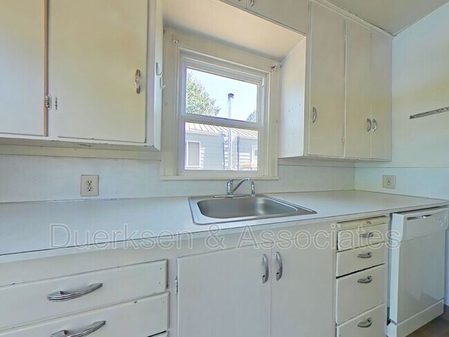 Foto del edificio - 2659 NW Harrison Blvd