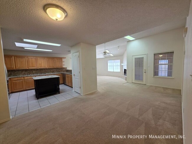 Foto del edificio - 4713 Timber Ln