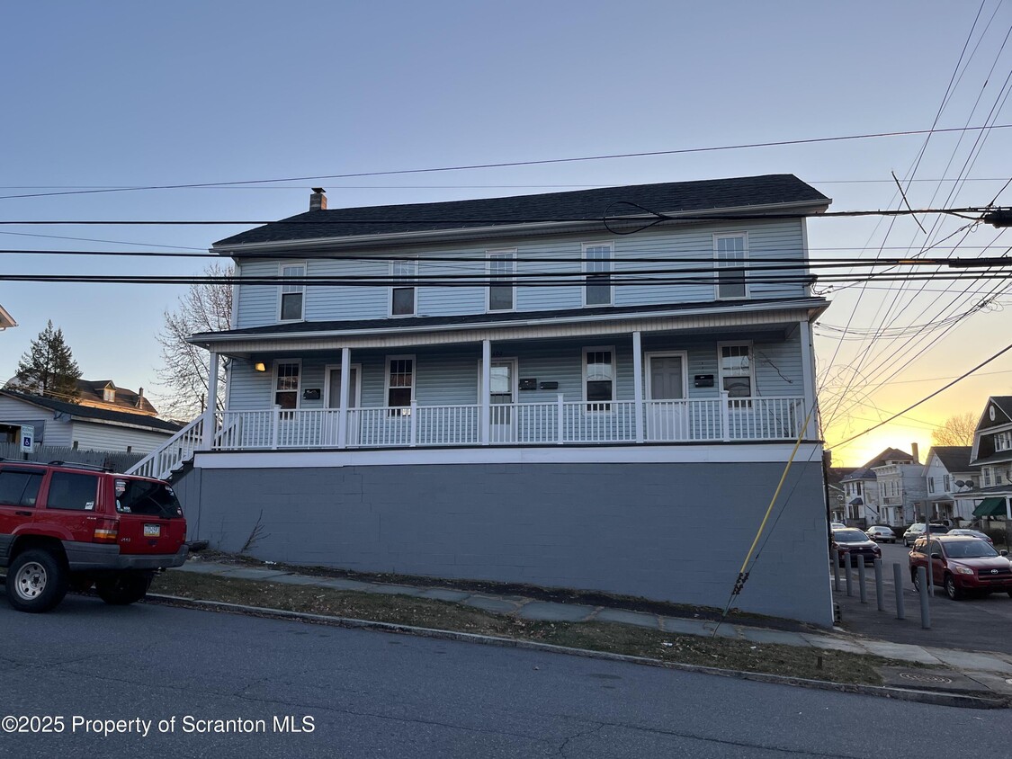 Primary Photo - 401 Prospect Ave