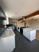 Building Photo - 2152 Rexford Dr