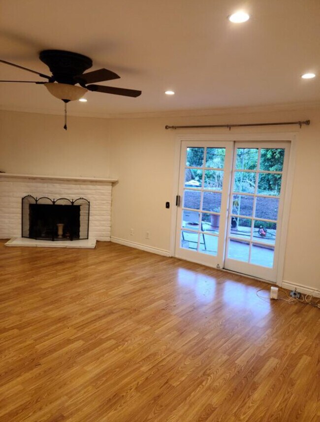 Building Photo - 6558 Neddy Ave