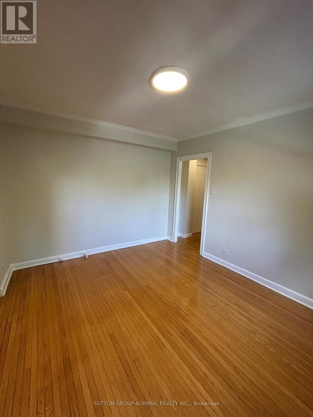 Building Photo - 34 Heydon Park Rd