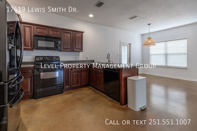 Foto del edificio - 17419 Lewis Smith Dr