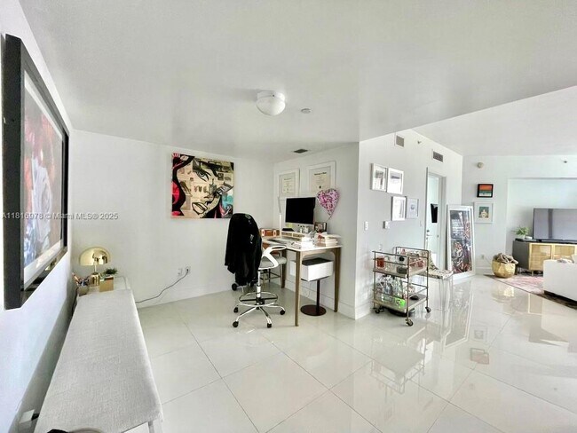 Foto del edificio - 350 S Miami Ave