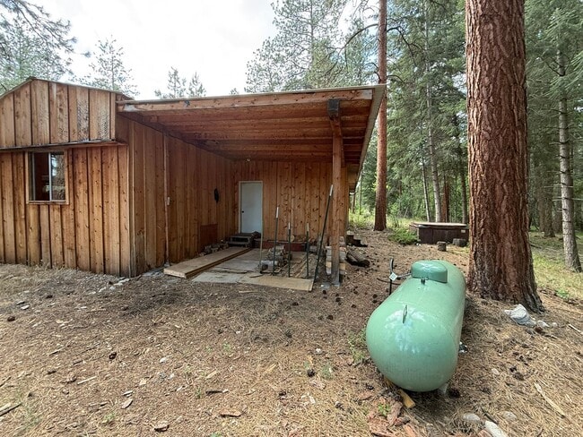 Building Photo - 3 bed 2 bath in Victor