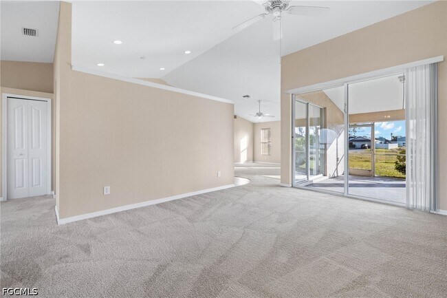 Foto del edificio - 2227 NW 3rd Pl