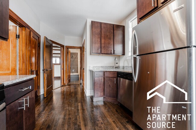 Foto del edificio - 3825 N Drake Ave