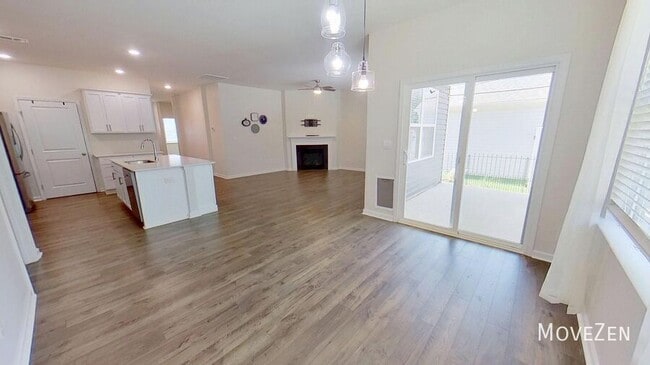 Building Photo - 1131 Staghorn Ave