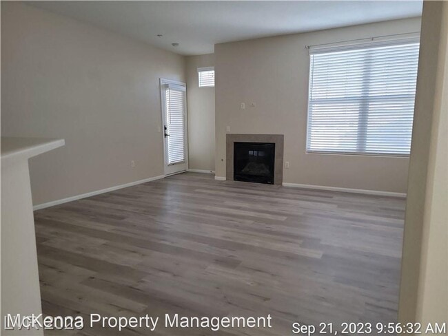 Building Photo - 2 br, 2 bath House - 5855 Valley Dr. #2041