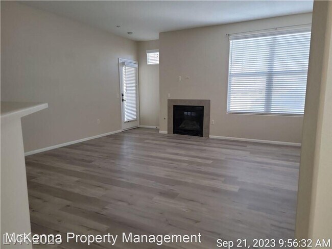 Foto del edificio - 2 br, 2 bath House - 5855 Valley Dr. #2041