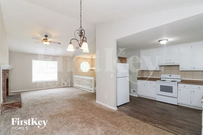 Building Photo - 2982 Valley View Cir