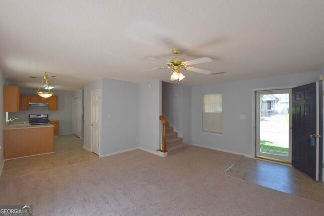 Building Photo - 147 S Fairfield Dr