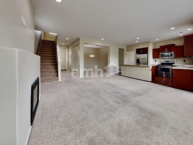 Foto del edificio - 715 204th Street Ct E