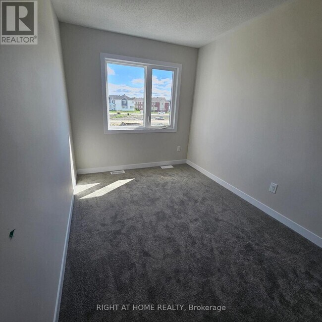 Building Photo - 712 Haflinger Row
