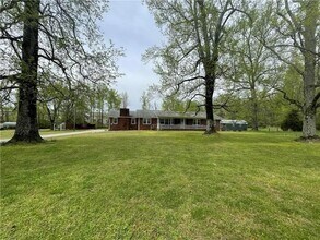 Building Photo - 3633 Loganville Hwy SW