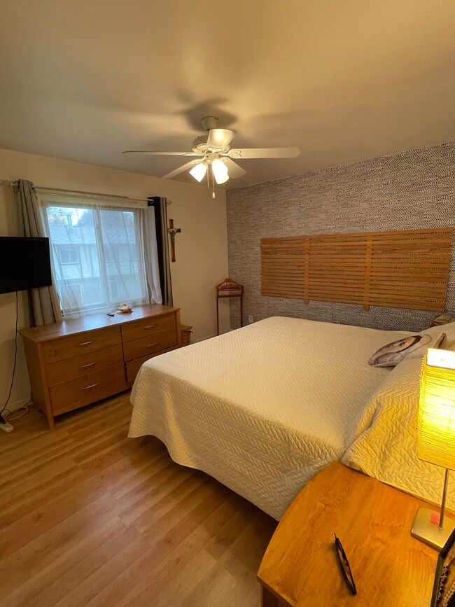 Building Photo - 54 N Walbridge Ave