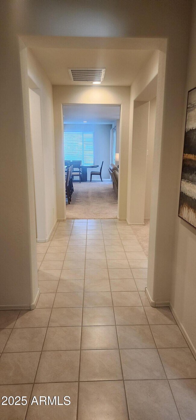 Foto del edificio - 26704 W McRae Dr