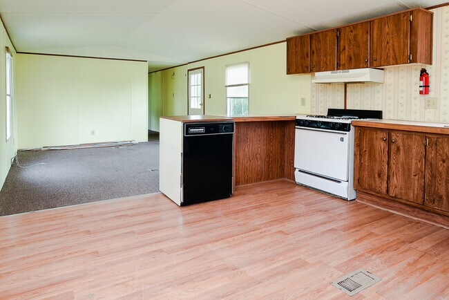 Building Photo - 16 Mockingbird Dr