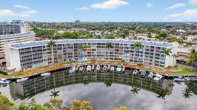 Building Photo - 1319 E Hillsboro Blvd