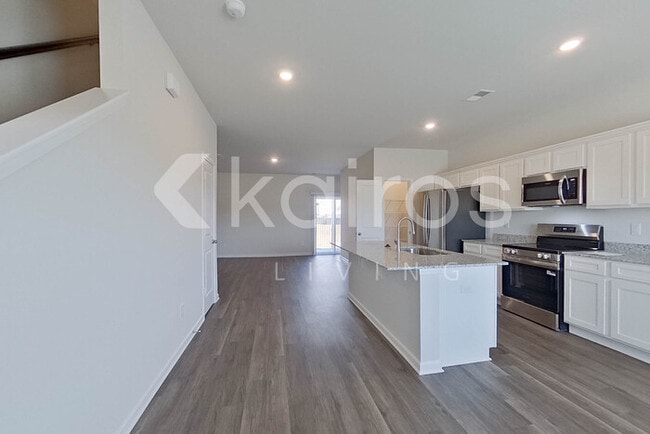 Building Photo - 2091 Banyon Cir