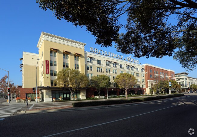 Carnegie Plaza Apartments Anaheim Ca Carnegia Plaza Apartments Carnegie