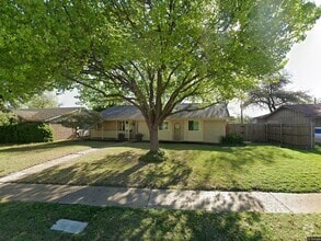 Building Photo - 1808 Ridgewood Dr