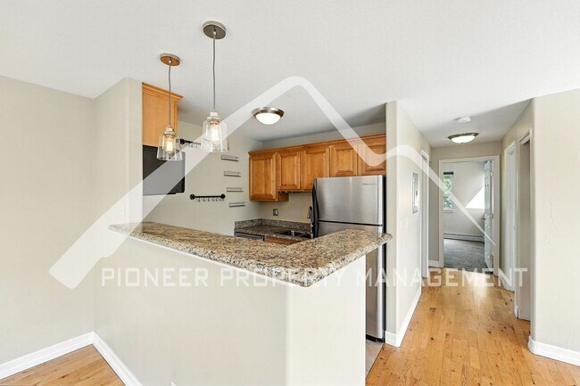 Foto del edificio - Charming Condo with Washer/Dryer and 1-Car...