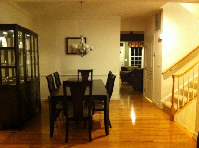 Building Photo - 1739 Chiswick Ct
