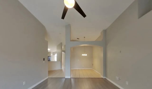 Foto del edificio - 5743 Rywood Dr